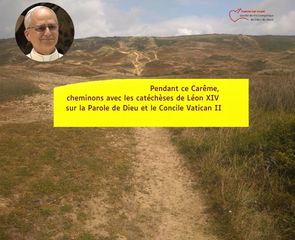 Image d'un lieu désertique avec une image du pape Léon XIV en médaillon